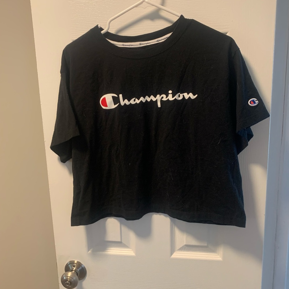Champion black crop top! 🖤🖤🖤